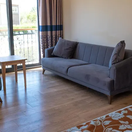 호텔 Perdikia Hill And 3*