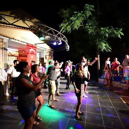 Perdikia Hill And 올루데니스