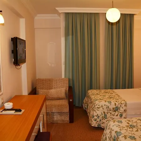 호텔 Perdikia Hill And 3*