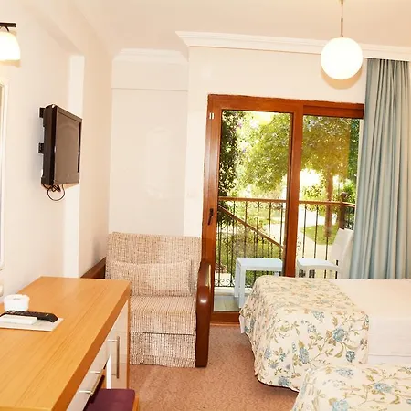 Otel Perdikia Hill And 4*