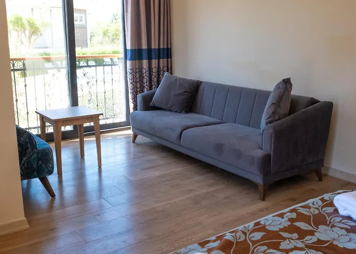 ホテル Perdikia Hill And 3*