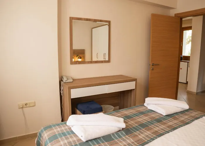 Perdikia Hill And ホテル